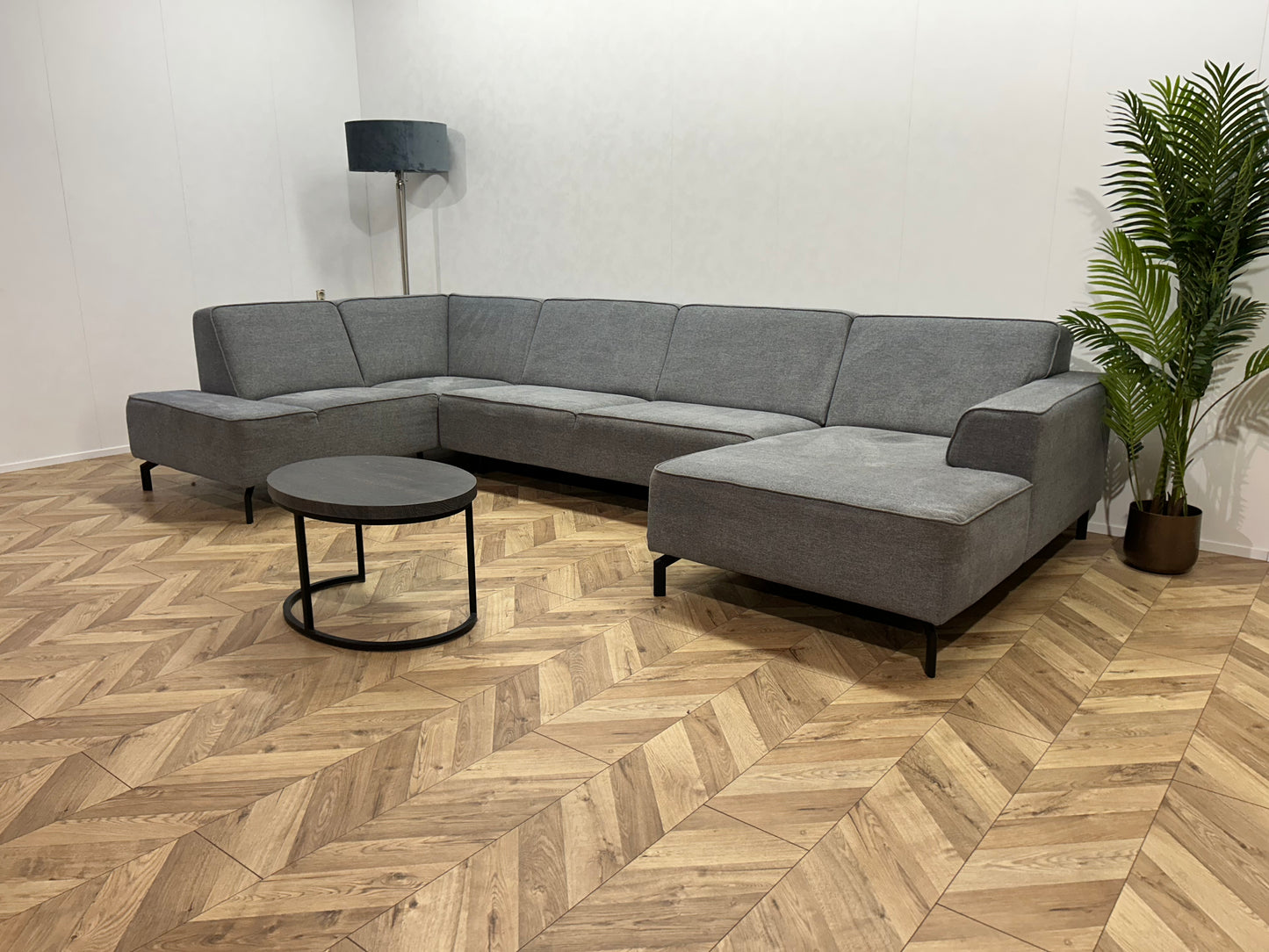 Grijze U bank ~ Vaste Kussens