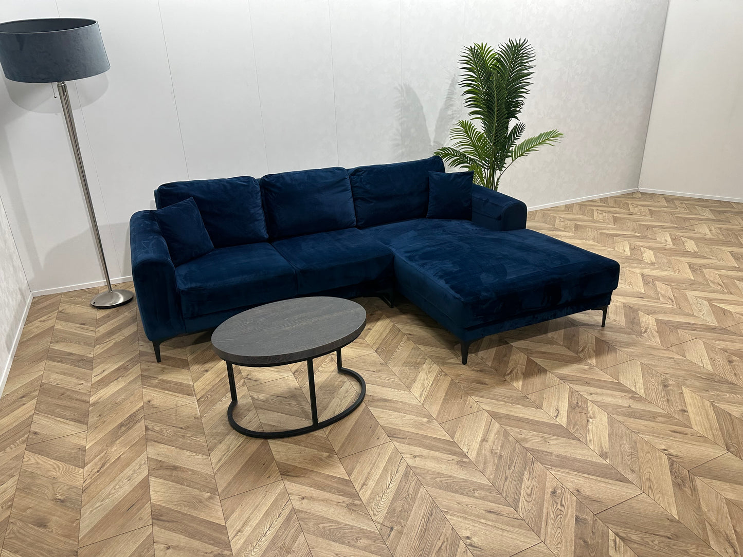 Donker Blauwe Velvet Hoekbank ~ Losse Kussens Met Afneembare Kussens