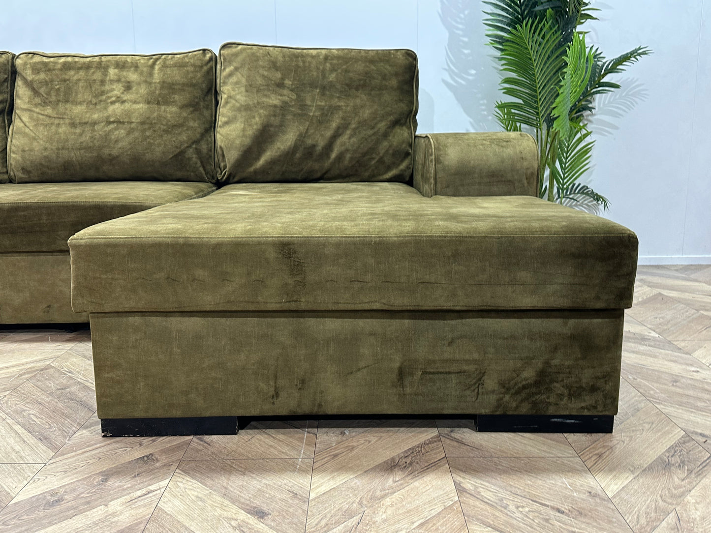 Groene Velvet Hoekbank ~ Losse Rugkussens Met Afneembare Hoezen