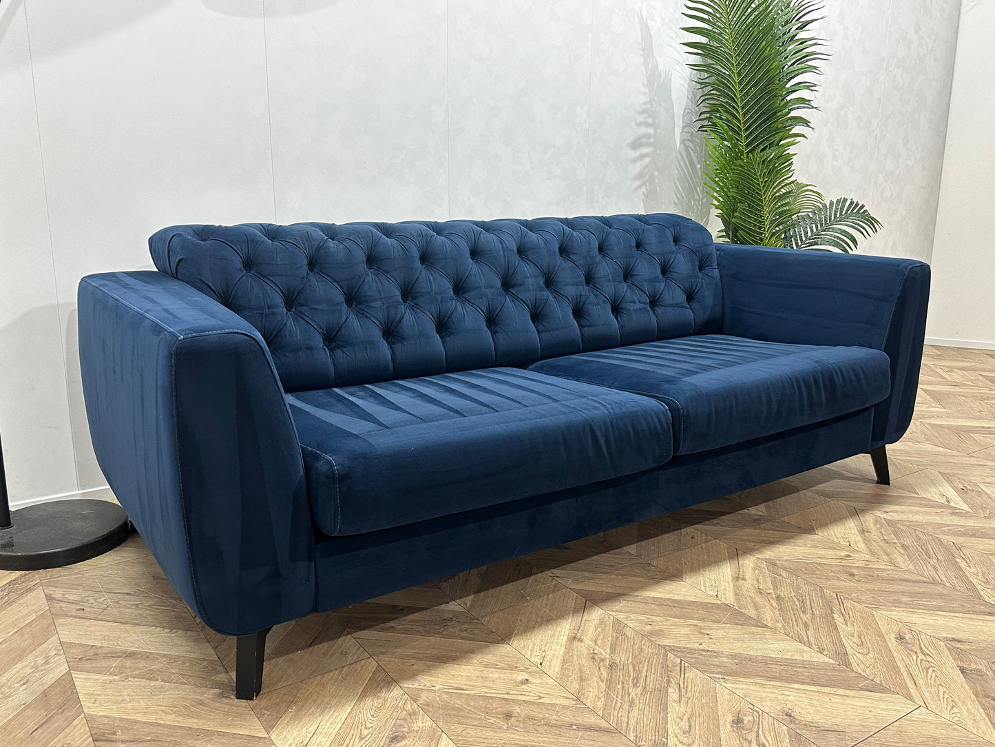 H&H Blauwe Velvet 2.5-Zits Bank Inc Hocker ~ Vaste Kussens