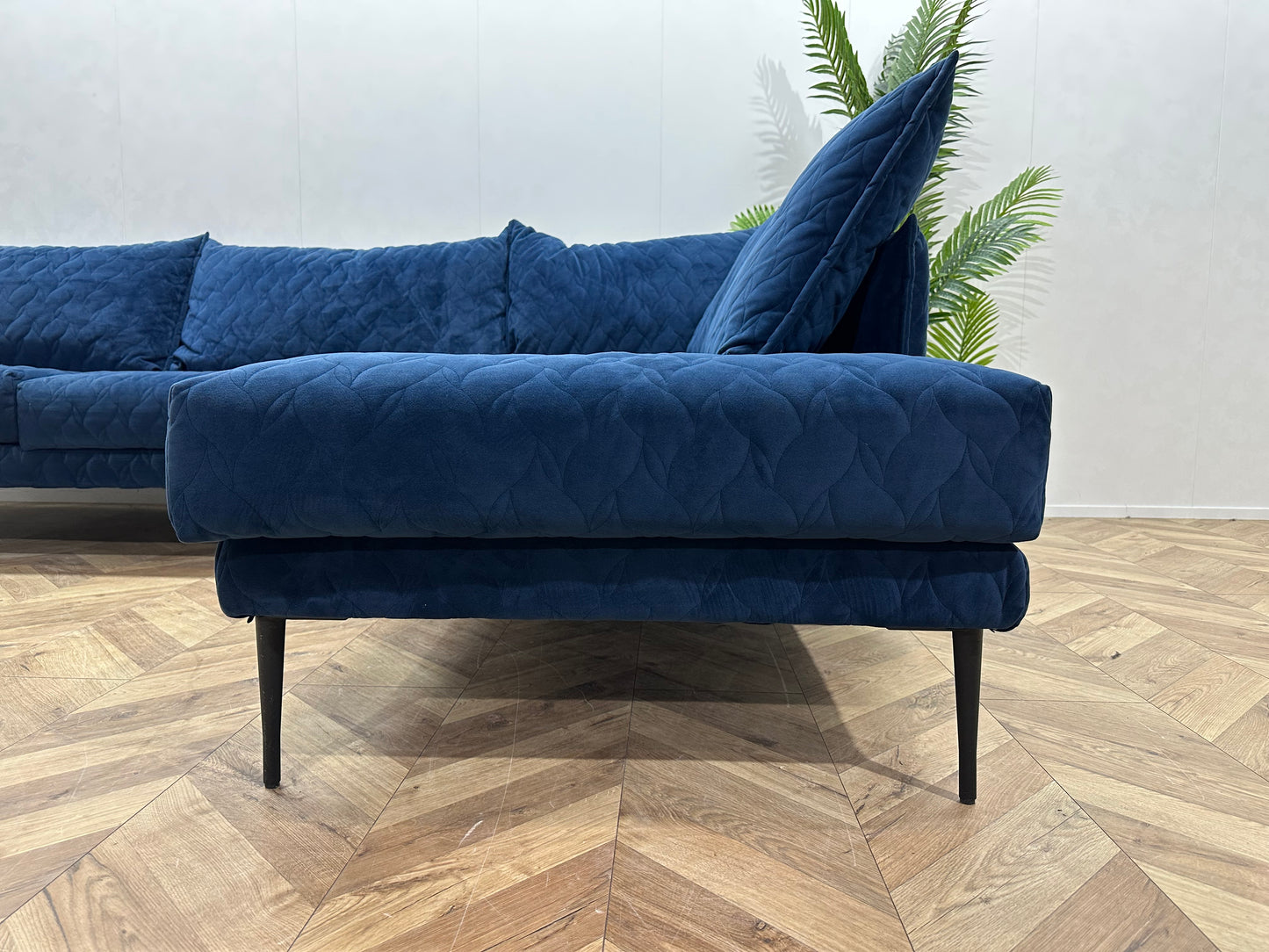 Donker Blauwe Velvet Hoekbank ~ Nieuwstaat