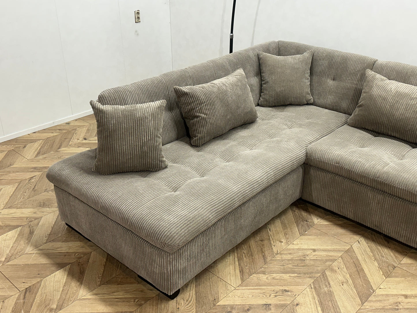 !Showroommodel! Grijze Ribstof U Bank