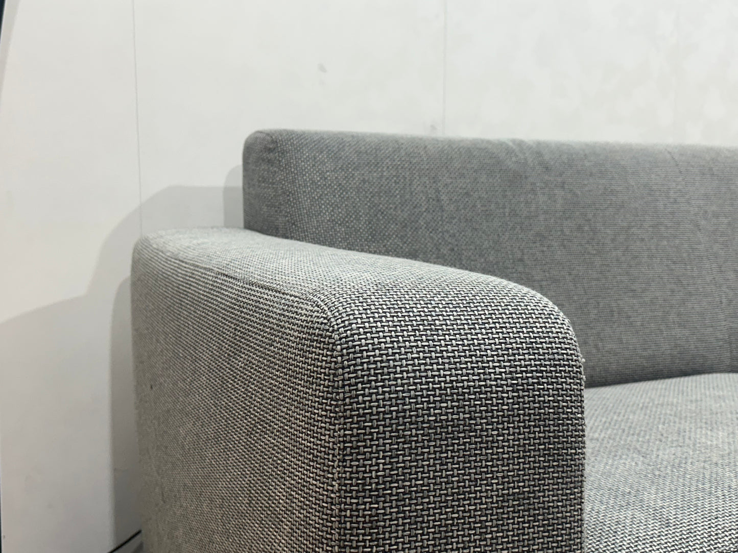 Licht Grijze Hoekbank ~ Vaste Kussens