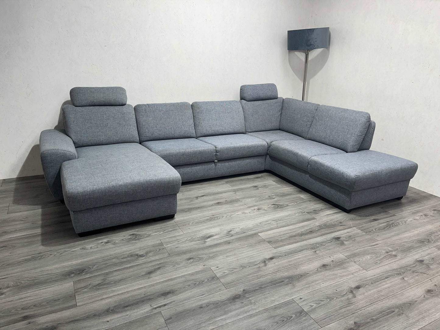 Licht Grijs / Blauwe U Bank Met Slaapfunctie ~ Nieuwstaat