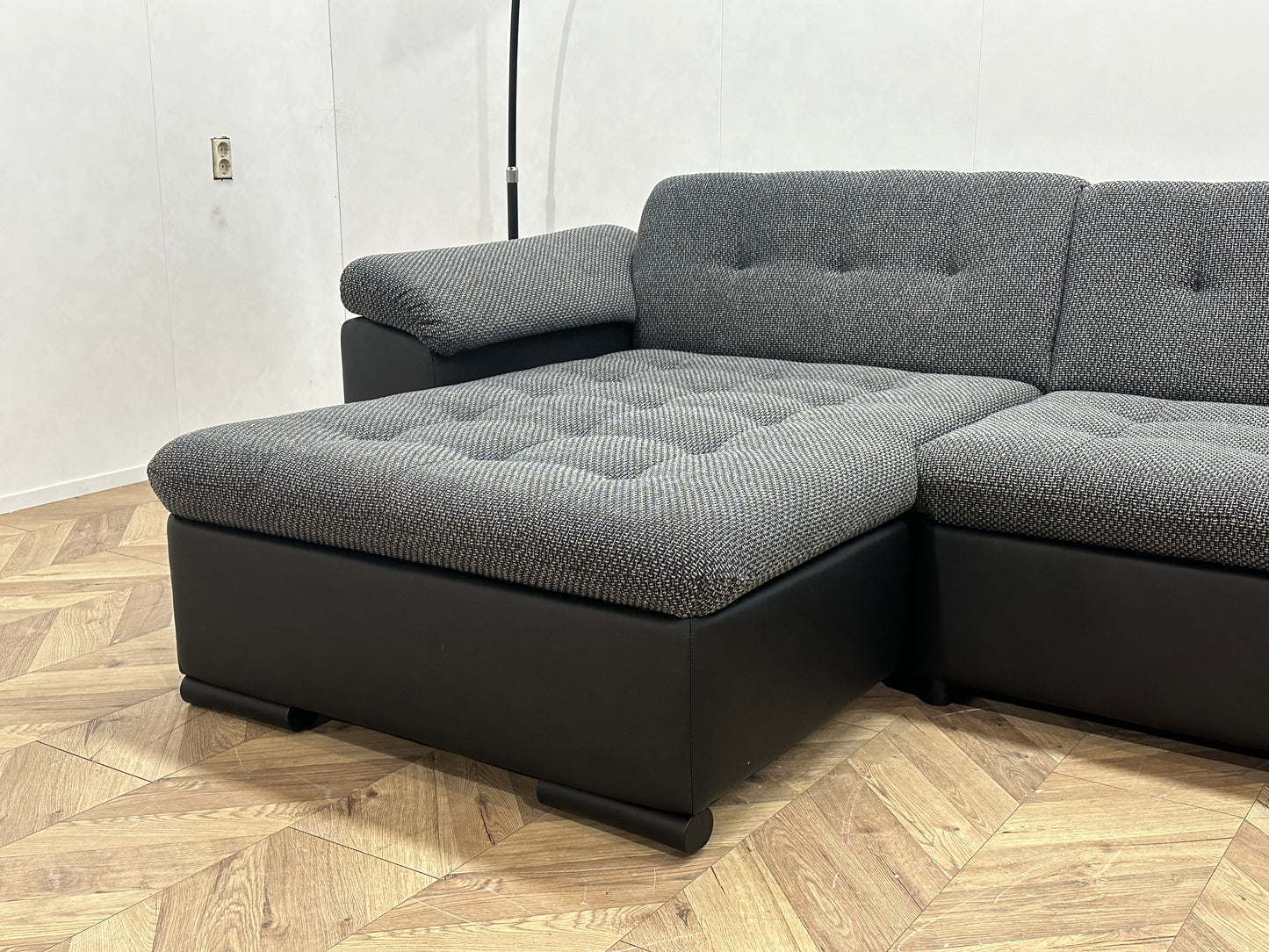 !Showroommodel! Grijze/Zwarte Stoffen/Lederen U Bank