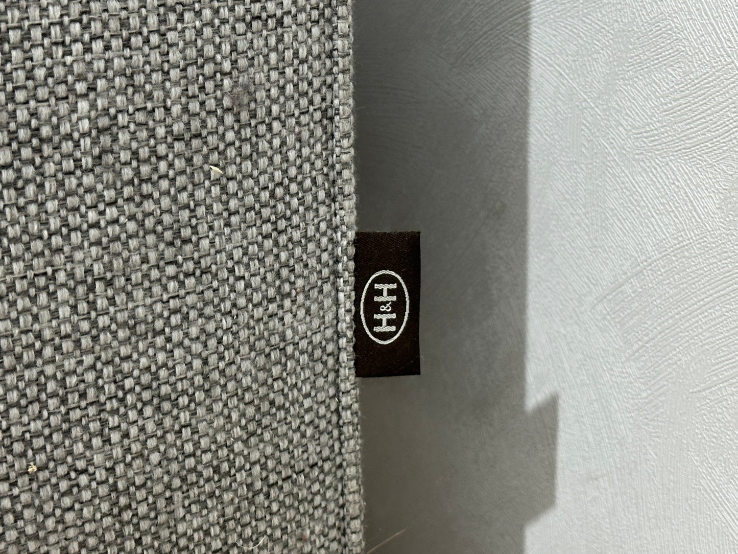 H&H Licht Grijze 2.5-Zits Bank Inc Hocker ~ Vaste Kussens