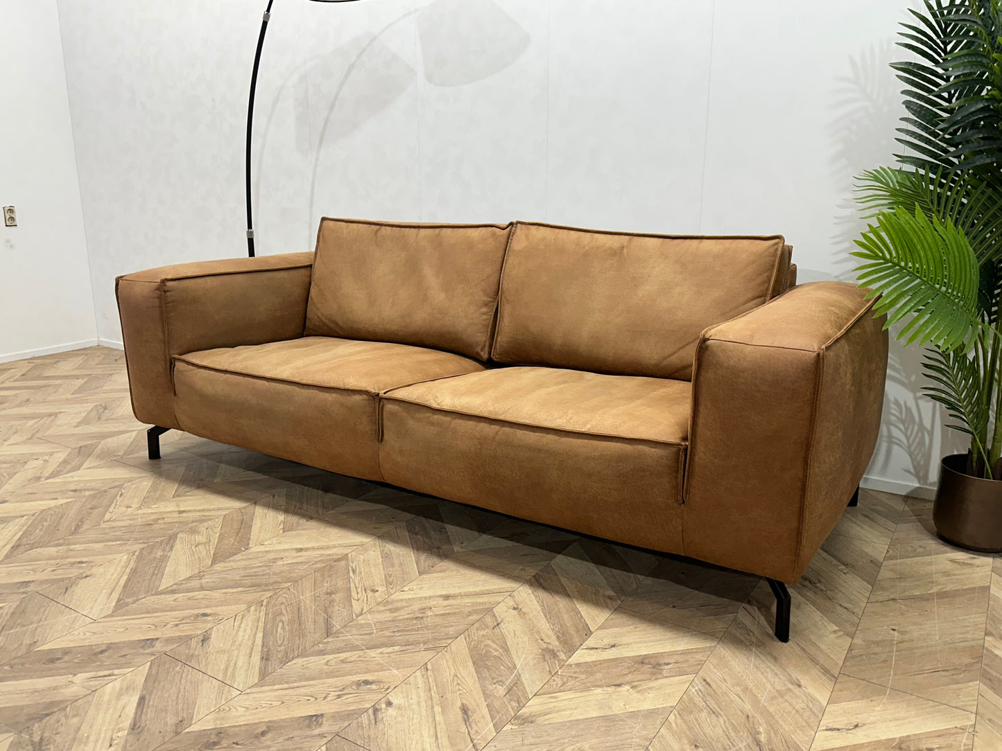 Trendhopper Cognac Bruine Suède Lederen 2.5-Zits Bank ~ Losse Rugkussens Met Afneembare Hoezen