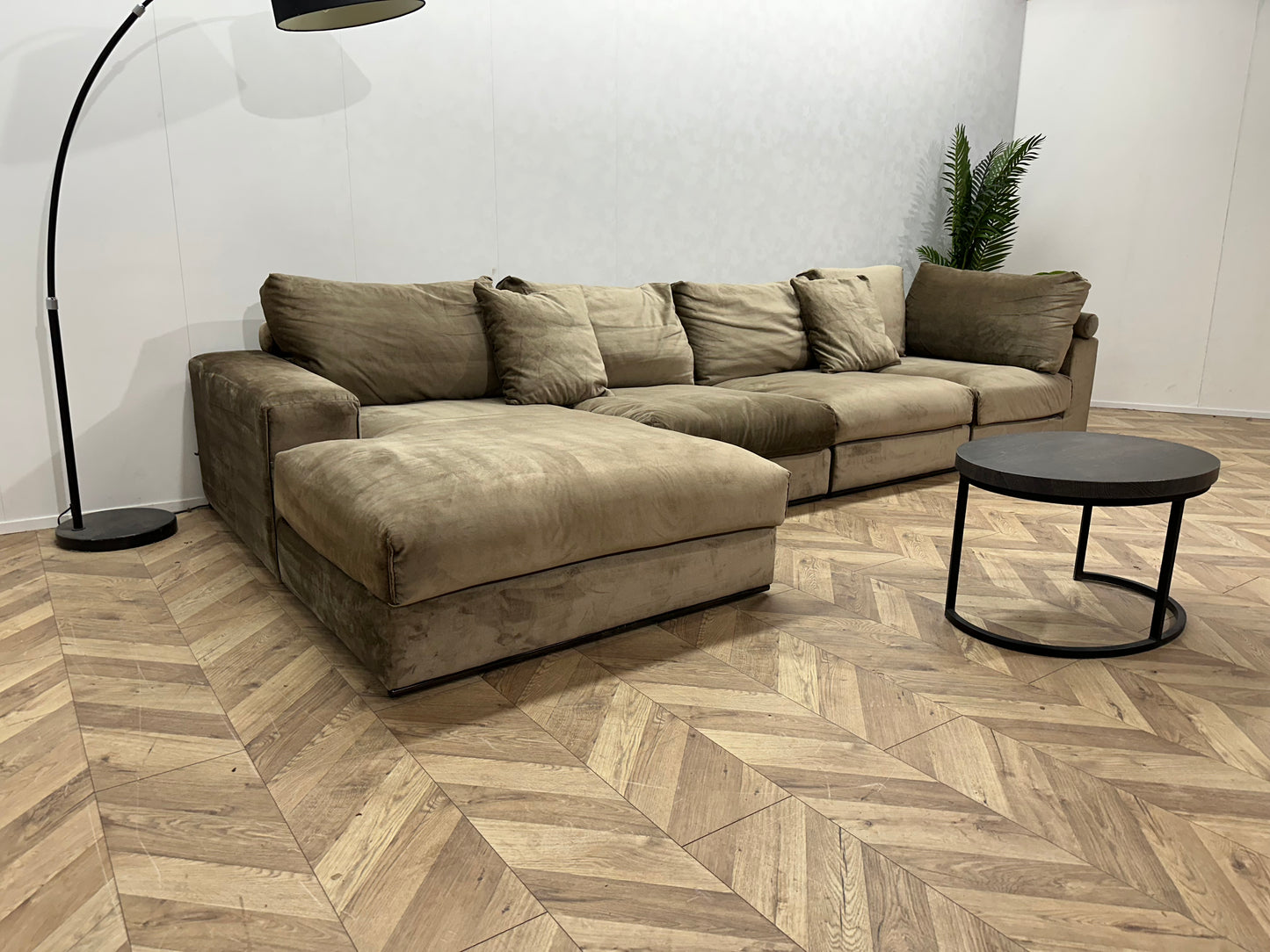 Bruine/Goude Velvet Hoekbank ~ Losse Kussens Met Afneembare Hoezen