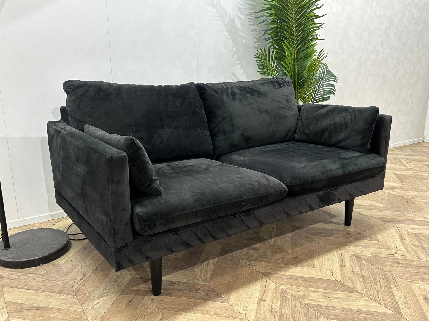 Zwart Velvet 2-Zits Bank ~ Losse Kussens Met Afneembare Hoezen