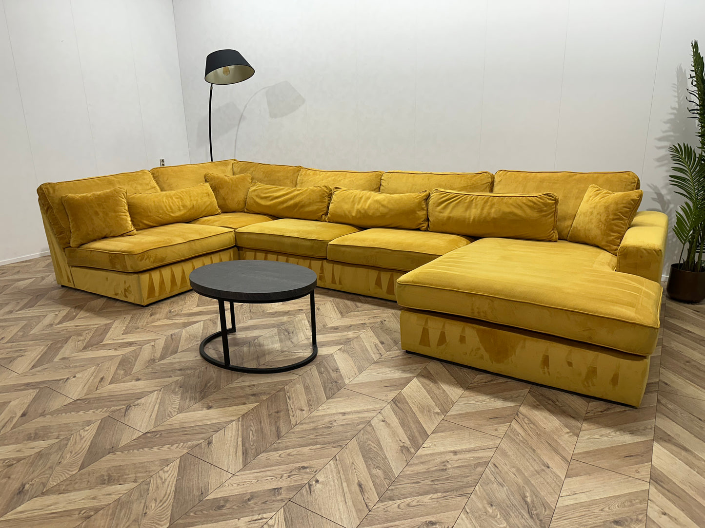Gele Ruime Velvet U Bank ~ Losse Kussens Met Afneembare Hoezen