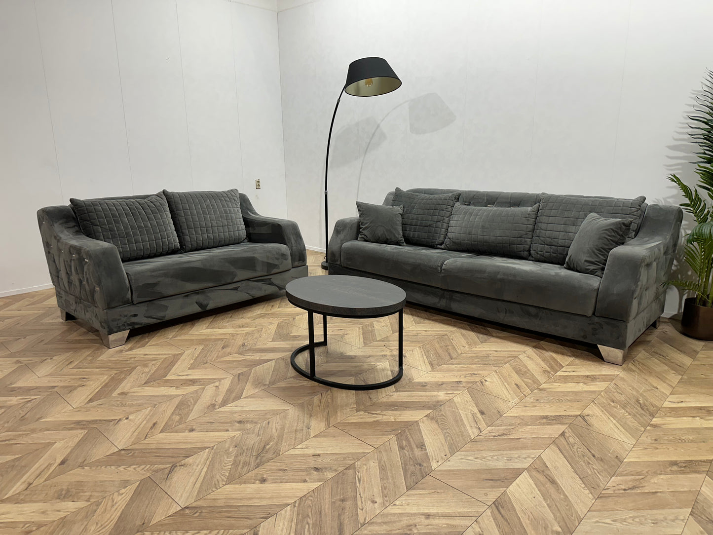 Grijze Velvet Banken Set ~ Losse Rugkussens Met Afneembare Hoezen