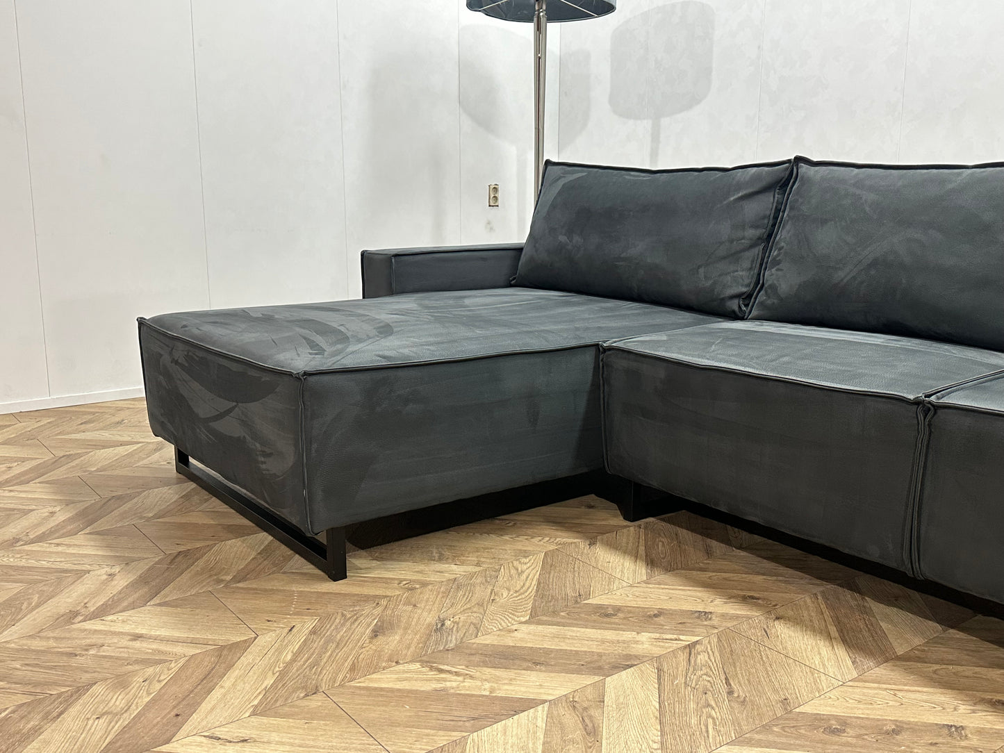 Donker Blauwe Suede Lederen Hoekbank ~ Losse Rugkussens Met Afneembare Hoezen