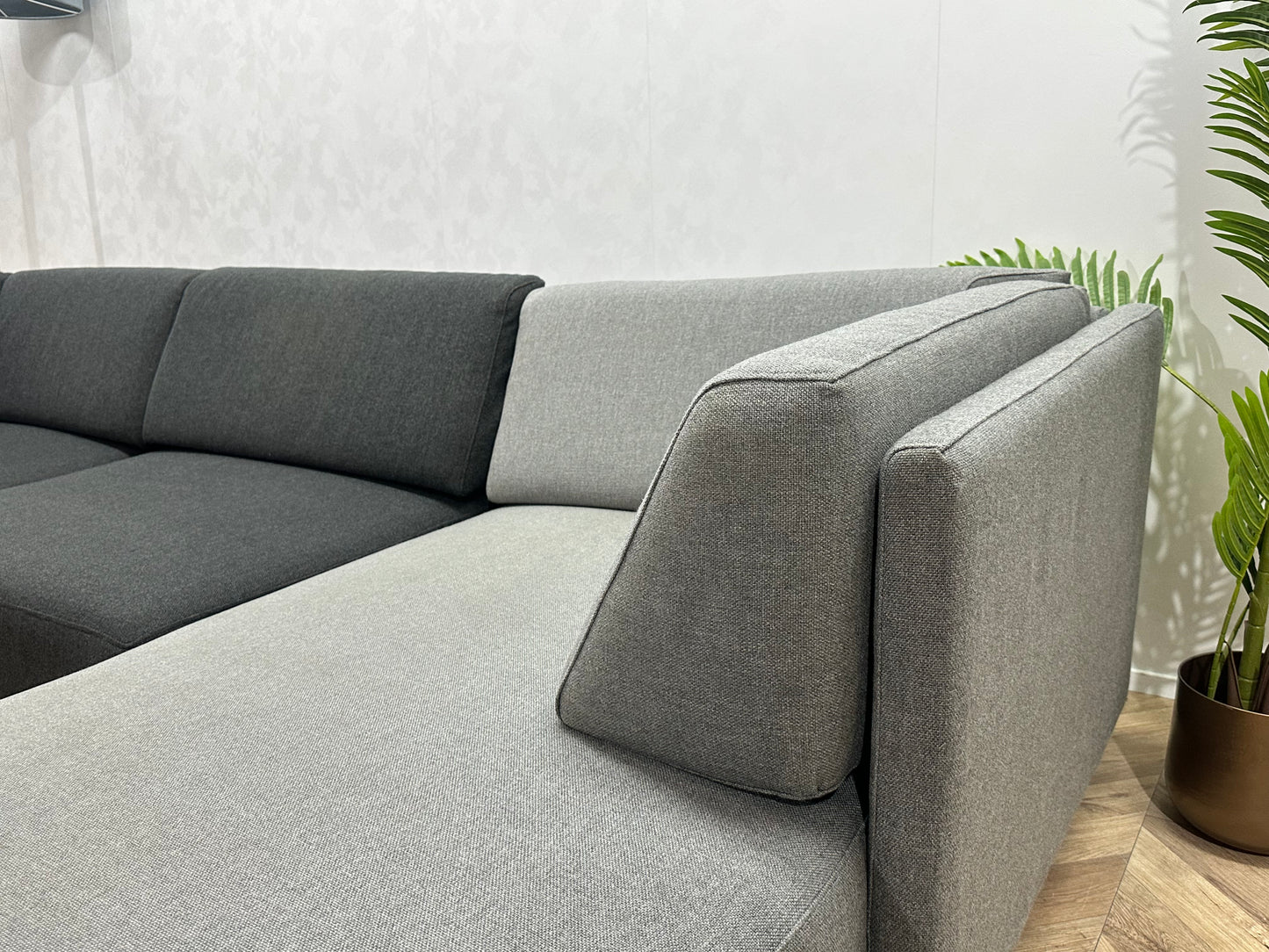 Zwart/Grijze Hoekbank Inc Hocker ~ Losse Rugkussens Met Afneembare Hoezen