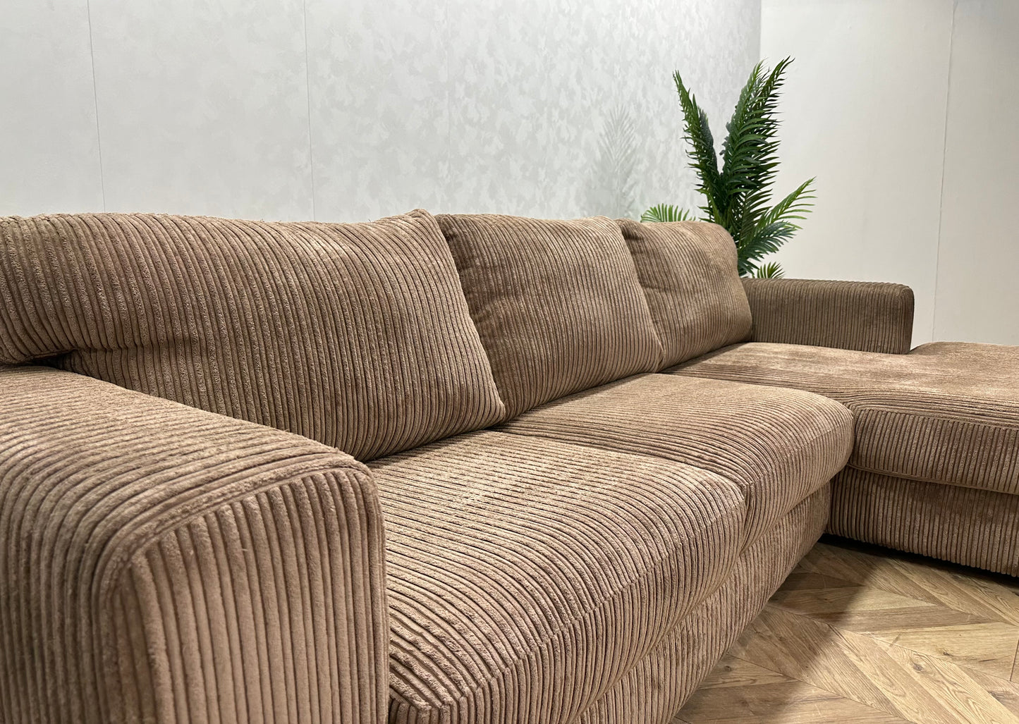 Beige Ribstof Hoekbank ~ Losse Rugkussens Met Afneembare Hoezen