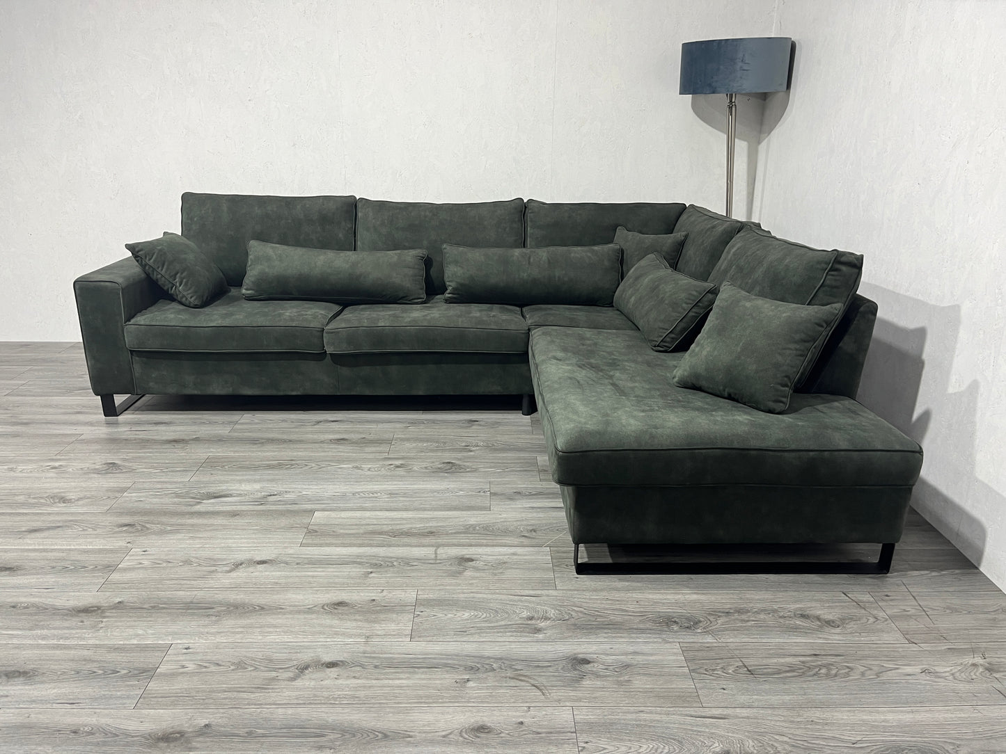 Ruime Donker Groene Velvet Hoekbank ~ Nieuwstaat