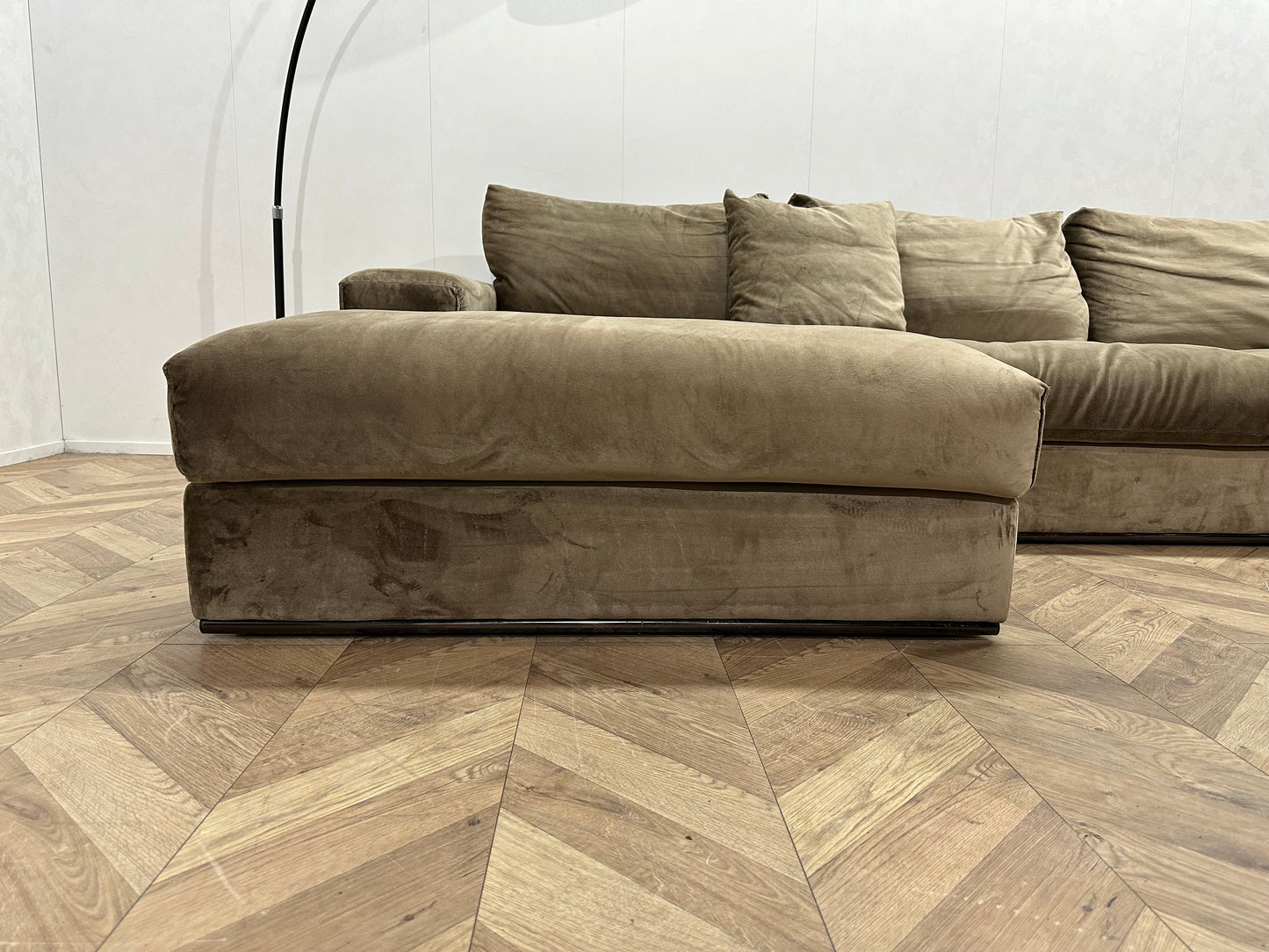Bruine/Goude Velvet Hoekbank ~ Losse Kussens Met Afneembare Hoezen
