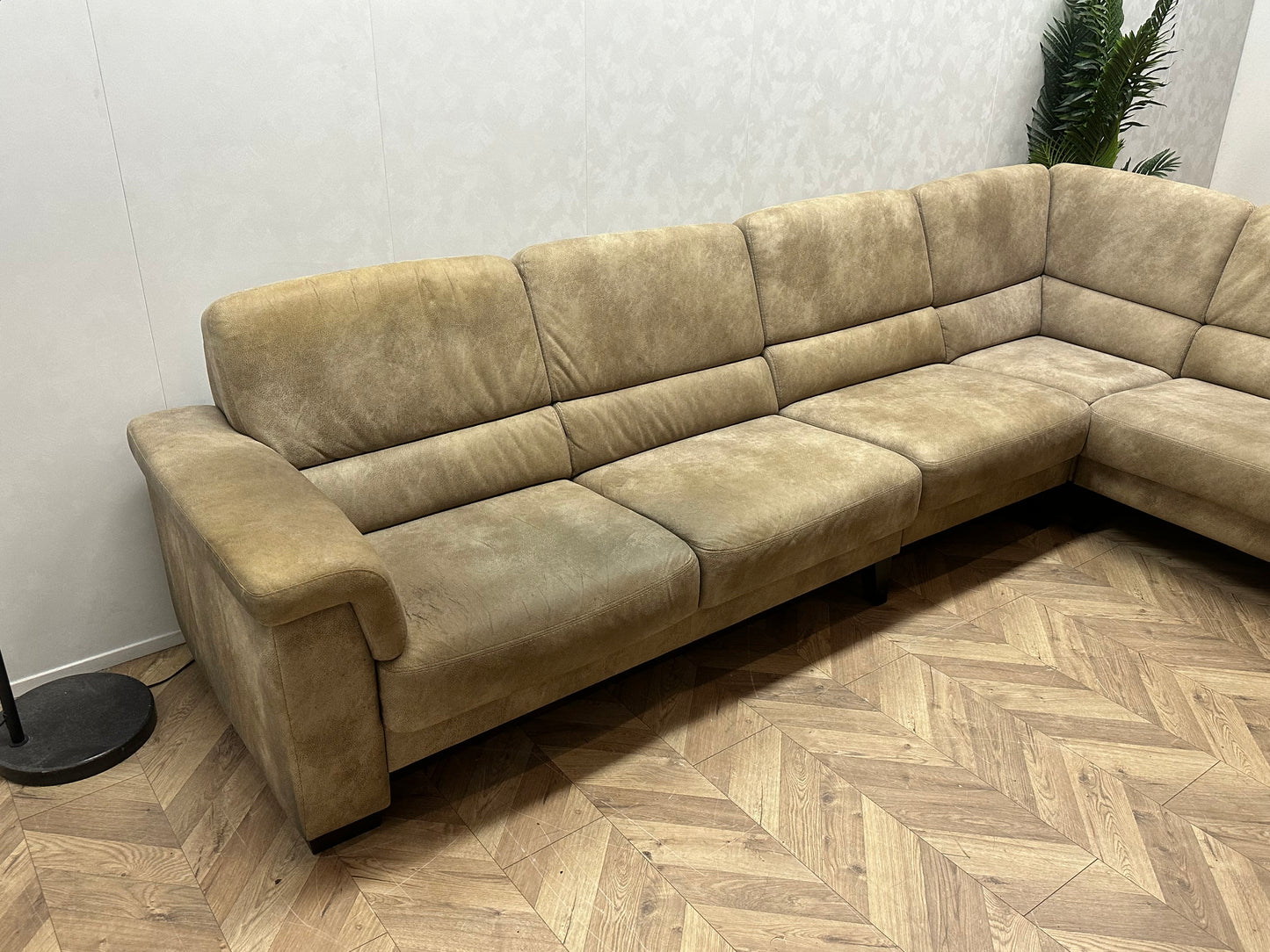 Licht Bruine Suede Lederen Hoekbank ~ Vaste Kussens