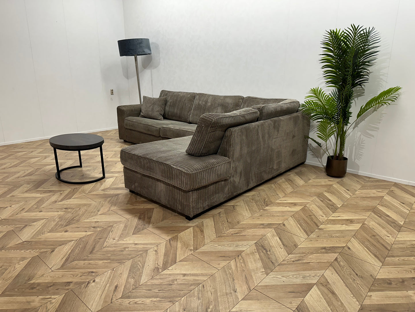 Taupe Ribstof Hoekbank ~ Losse Kussens Met Afneembare Hoezen