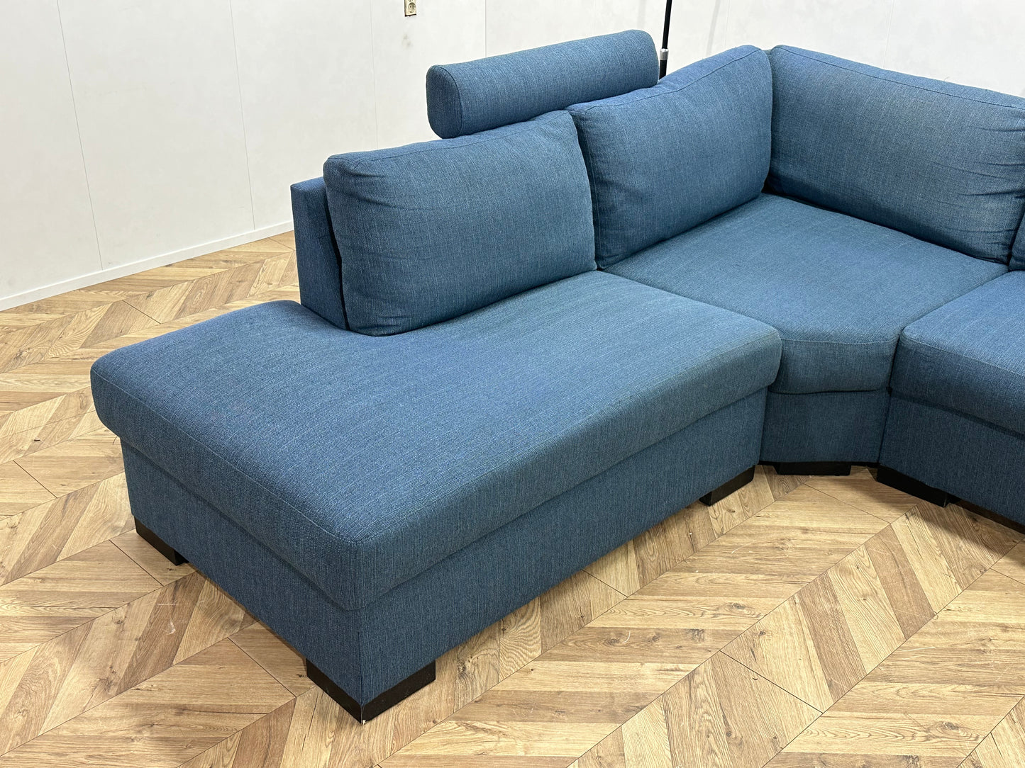 Blauwe Hoekbank ~ Losse Rugkussens Met Afneembare Hoezen