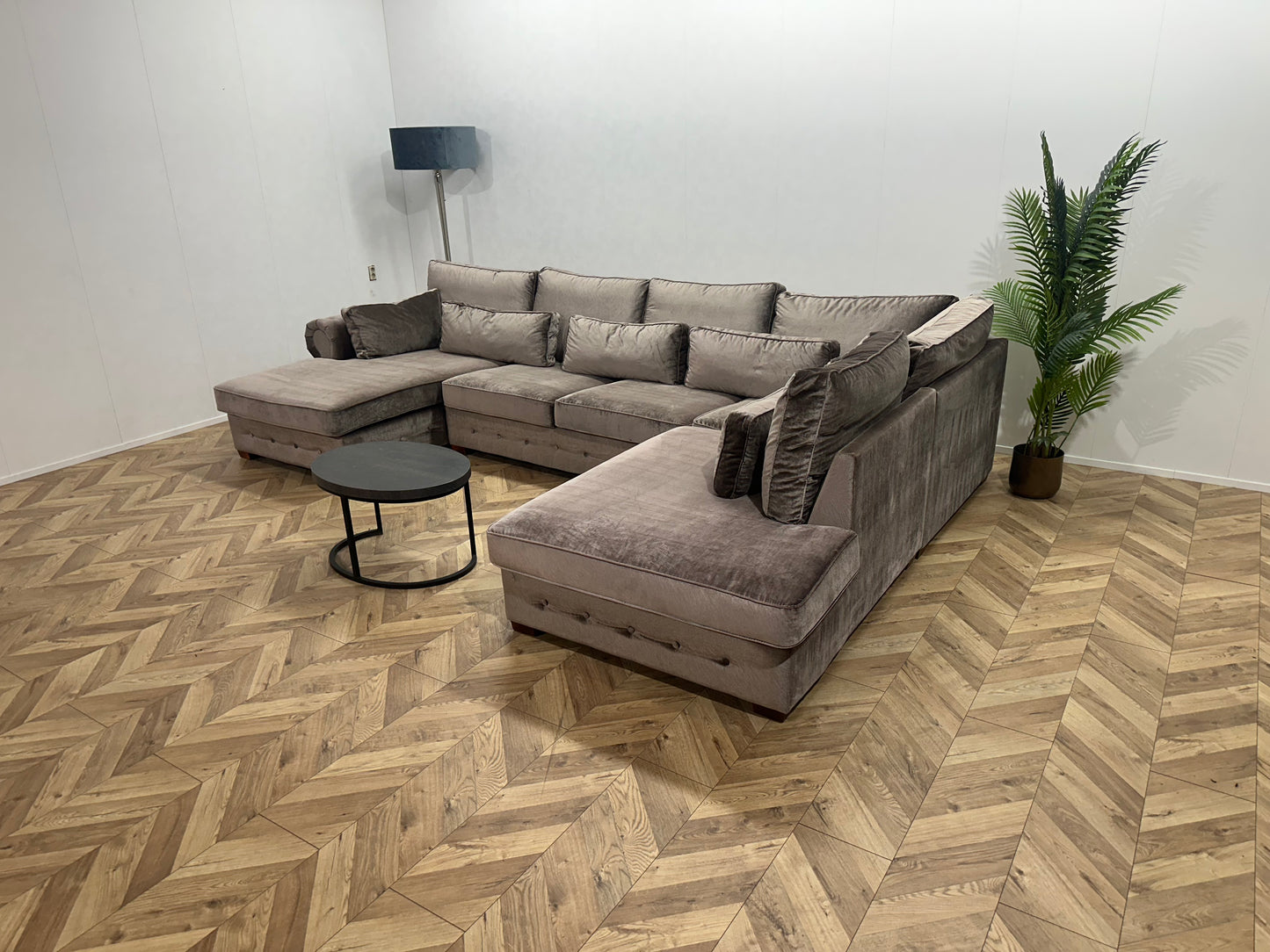 Grijze Ruime Velvet U Bank ~ Losse Kussens Met Afneembare Hoezen