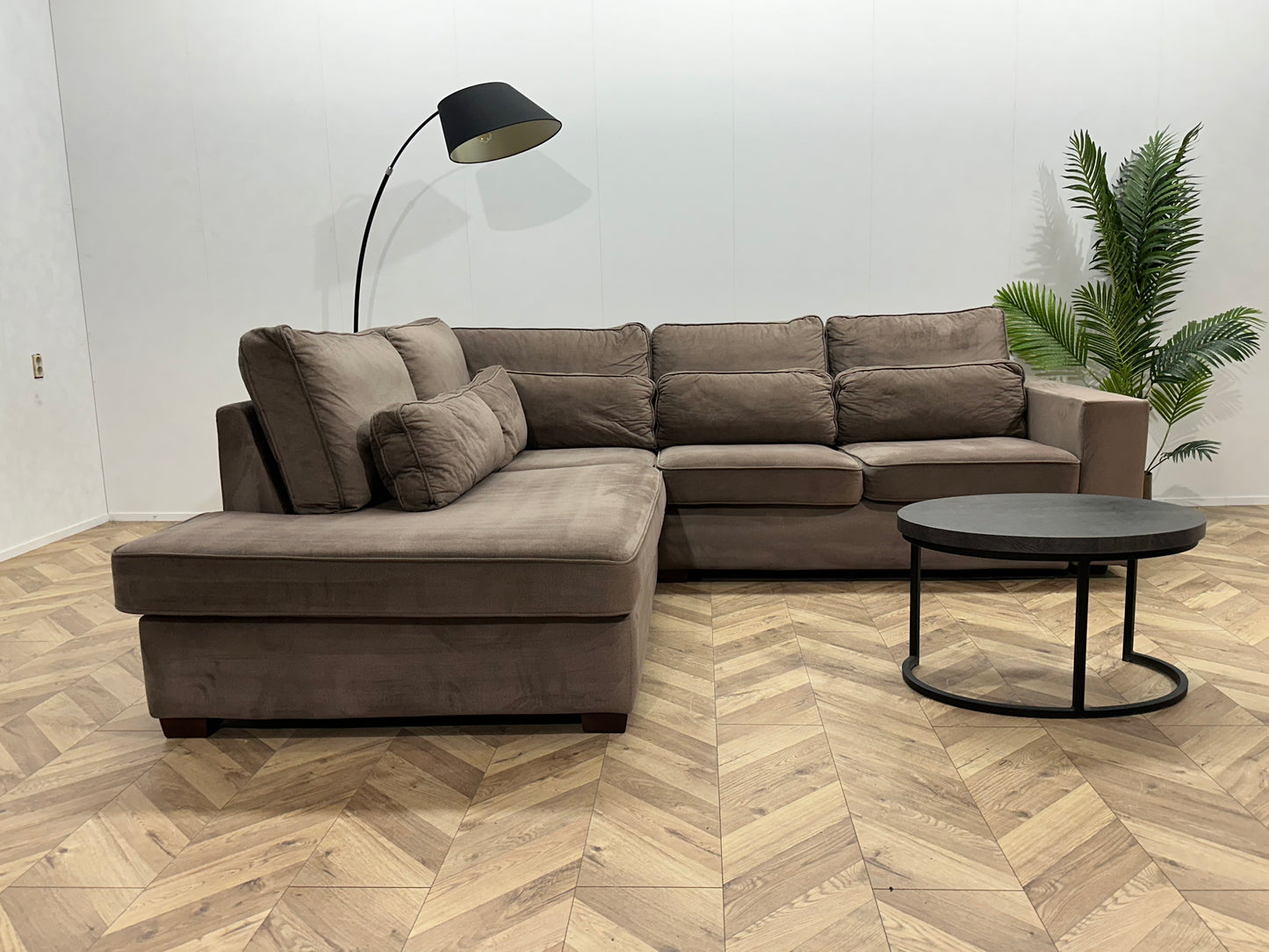 Bruine Velvet Hoekbank ~ Losse Kussens Met Afneembare Hoezen