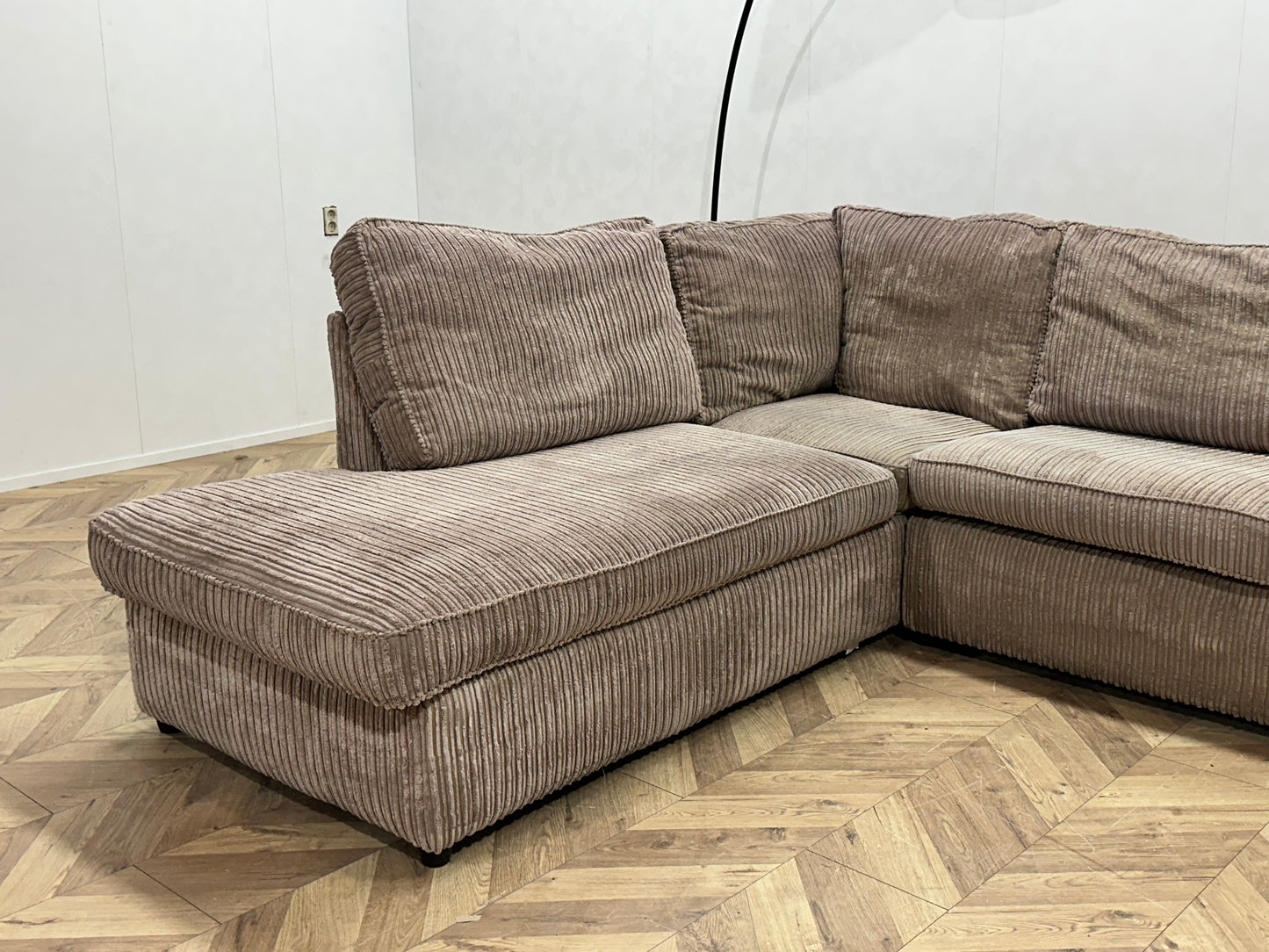 Beige Ribstof Hoekbank ~ Losse Kussens Met Afneembare Hoezen
