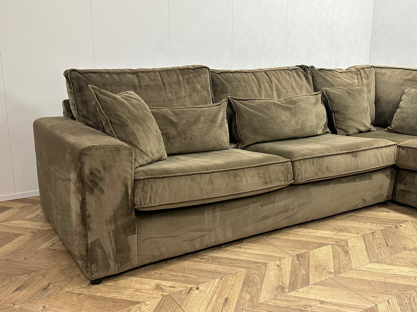 Bruine Ruime Velvet Hoekbank ~ Losse Kussens Met Afneembare Hoezen