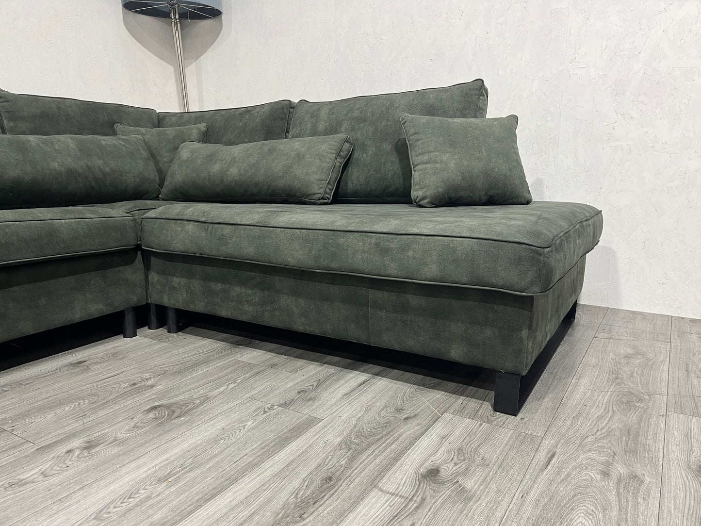 Ruime Donker Groene Velvet Hoekbank ~ Nieuwstaat