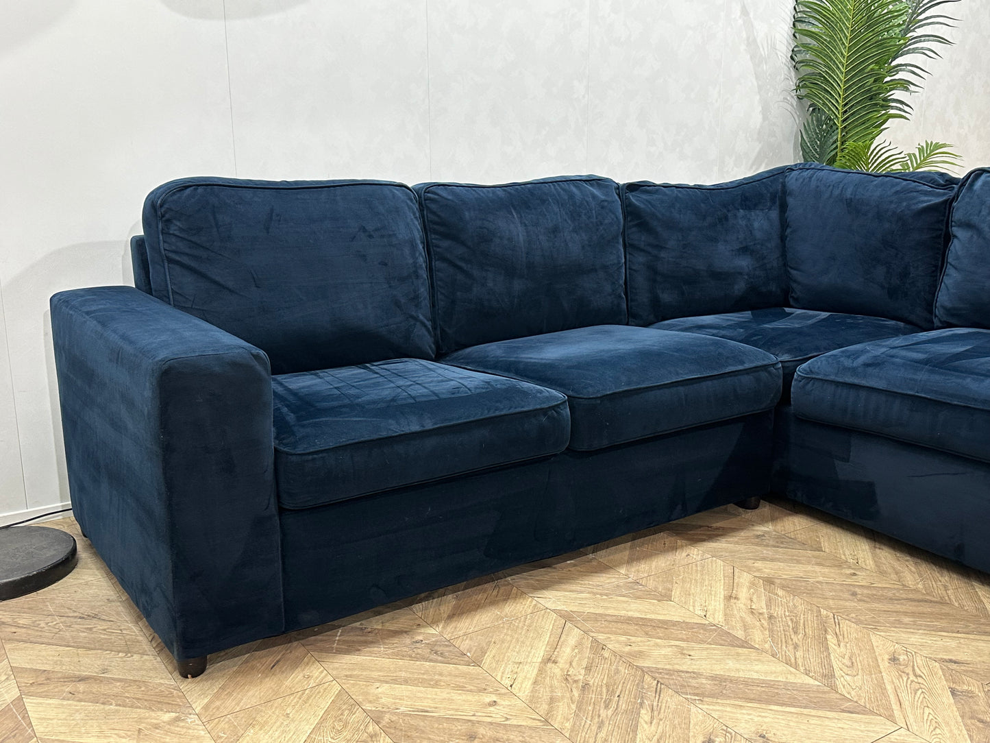 Blauwe Velvet Hoekbank ~ Losse Kussens Met Afneembare Hoezen