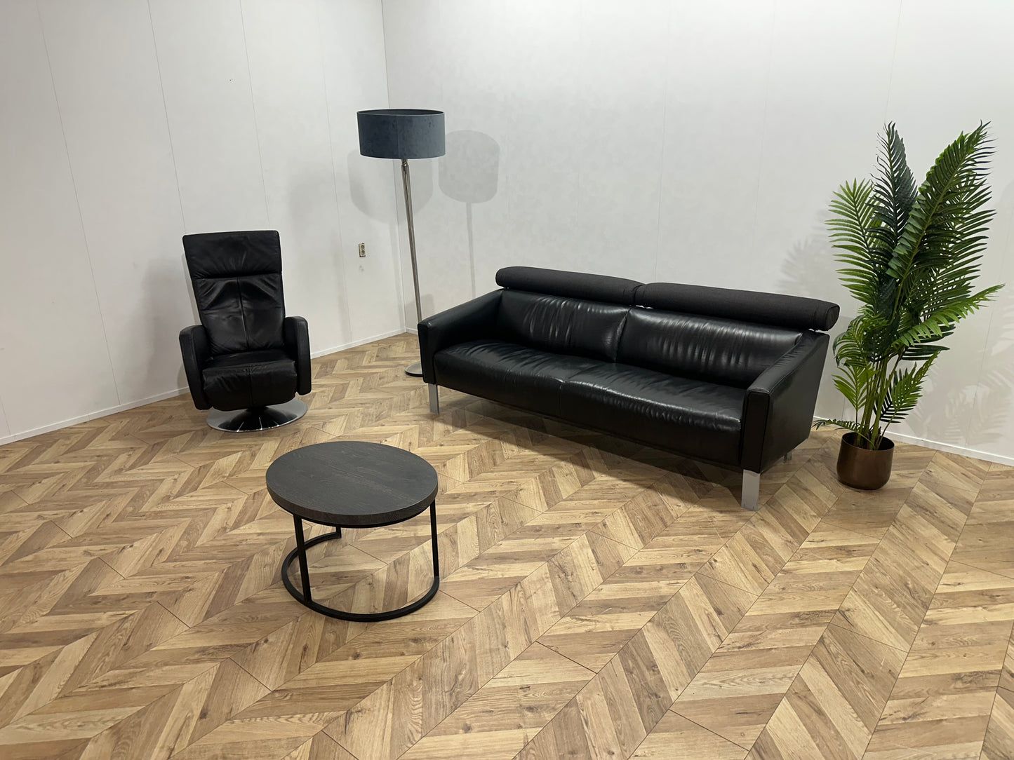 Zwarte Echt Lederen 4-Zits Bank Inc Fauteuil ~ Verstelbare Stoffen Hoofdsteunen