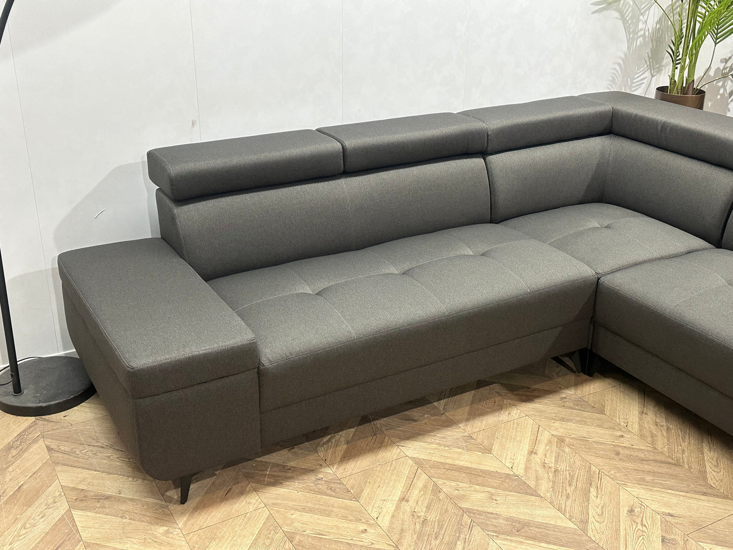 !Showroommodel! Grijze Hoekbank ~ Verstelbare Hoofdsteunen