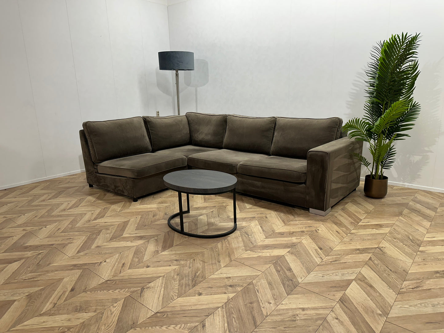 Bruine Velvet Design Bank ~ Nieuwstaat