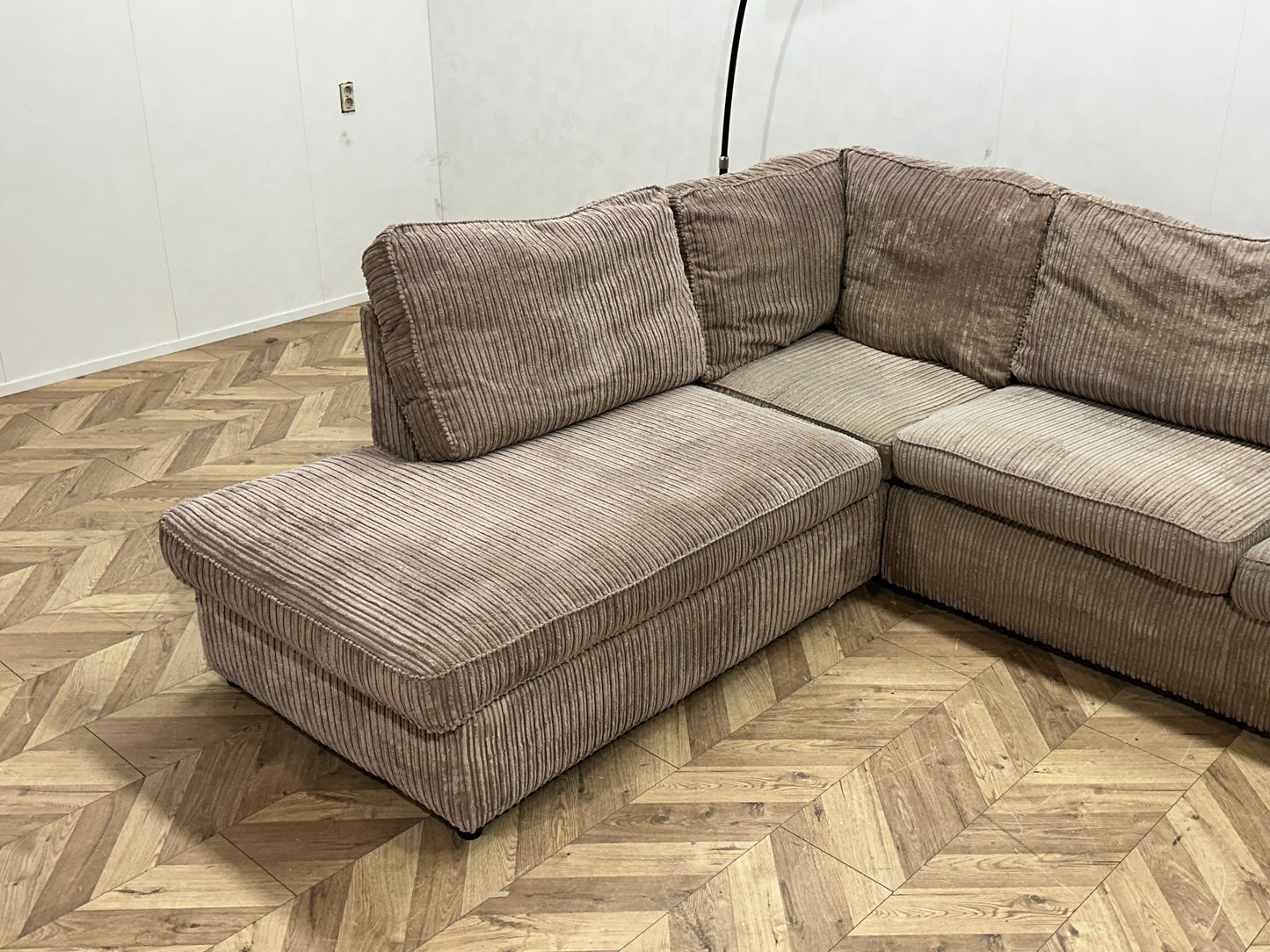 Beige Ribstof Hoekbank ~ Losse Kussens Met Afneembare Hoezen