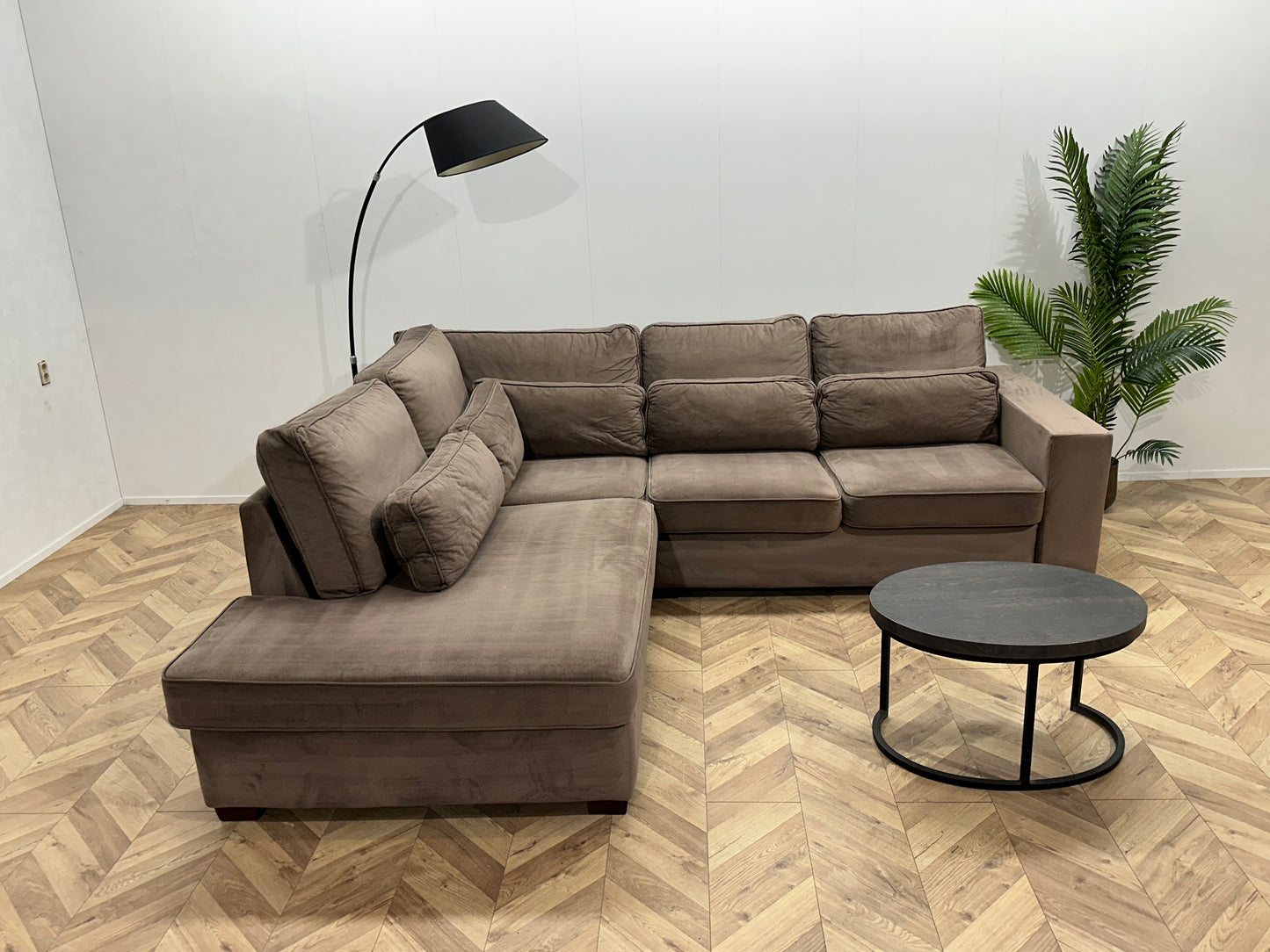 Bruine Velvet Hoekbank ~ Losse Kussens Met Afneembare Hoezen