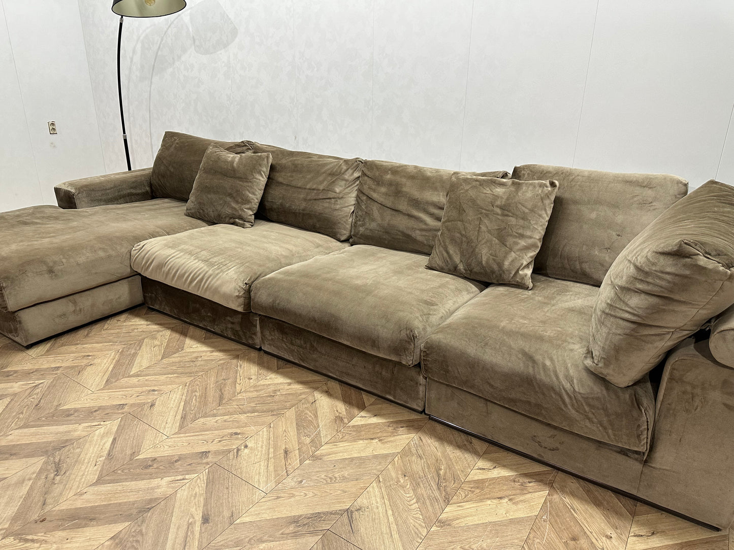 Bruine/Goude Velvet Hoekbank ~ Losse Kussens Met Afneembare Hoezen