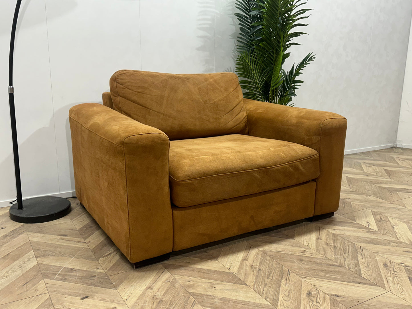 Montèl Cognac Bruine Suède Lederen Fauteuil Inc Hocker ~ Losse Kussens Met Afneembare Hoezen