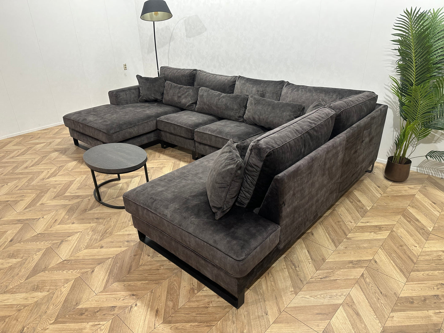 Antraciet Ruime Velvet U Bank ~ Nieuwstaat