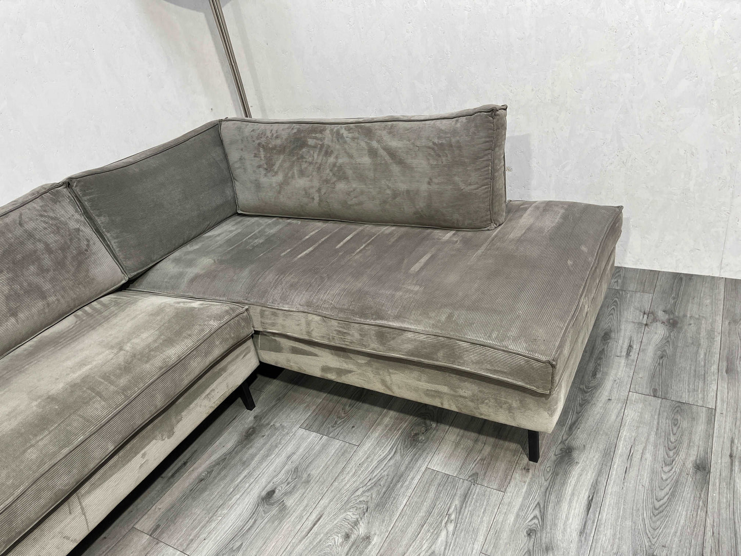 Licht Grijze Wood Ribstof Hoekbank ~ Nieuwstaat - Banken Bazaar