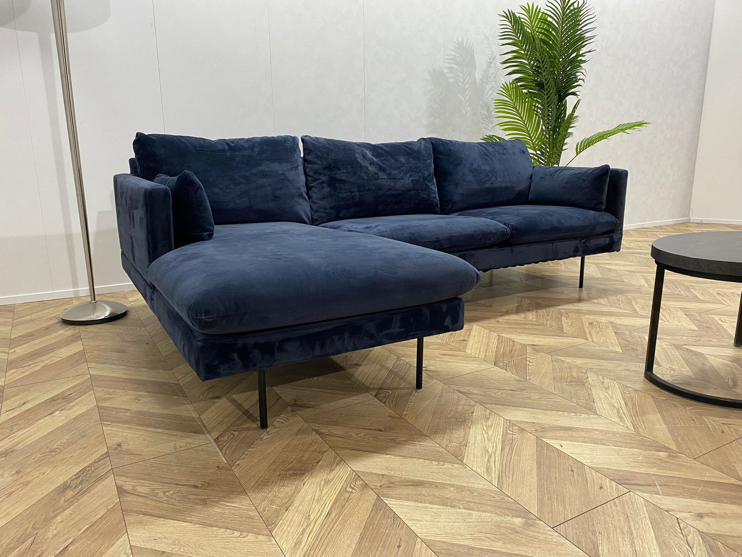 Donker Blauwe Velvet Hoekbank ~ Losse Kussens Met Afneembare Hoezen