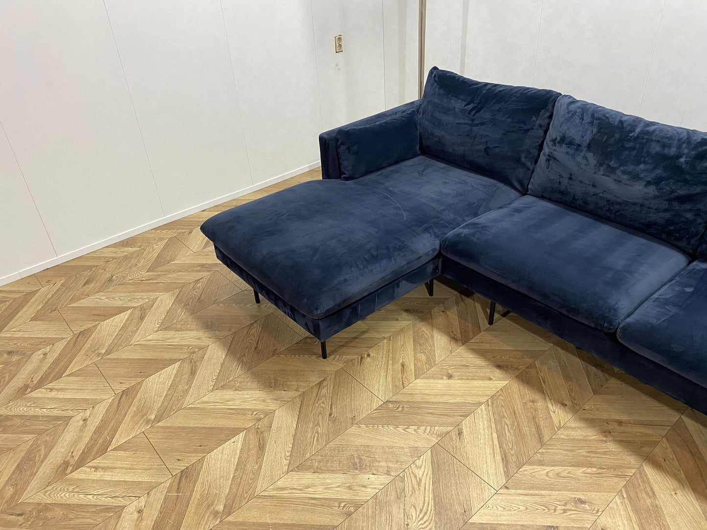 Donker Blauwe Velvet Hoekbank ~ Losse Kussens Met Afneembare Hoezen