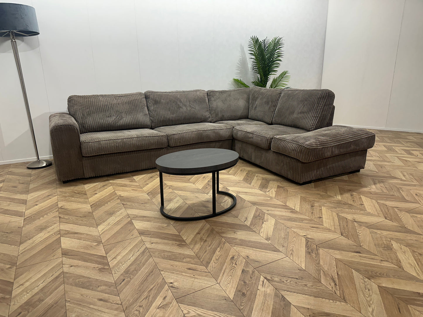 Taupe Ribstof Hoekbank ~ Losse Kussens Met Afneembare Hoezen