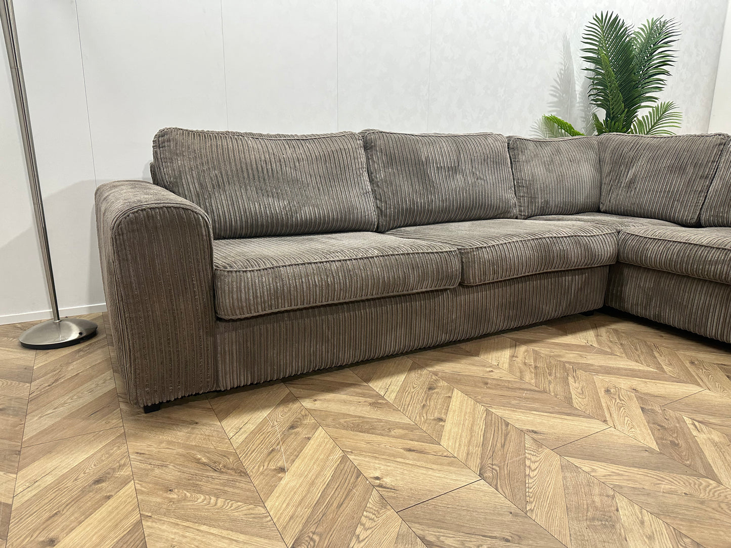 Taupe Ribstof Hoekbank ~ Losse Kussens Met Afneembare Hoezen