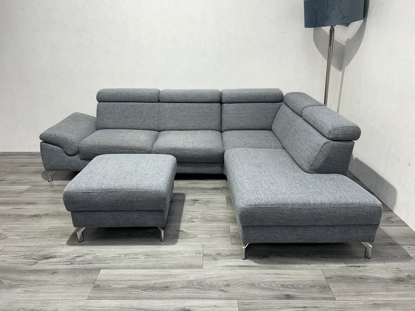 Licht Grijze Montèl Hoekbank Inc. Hocker ~ Nieuwstaat