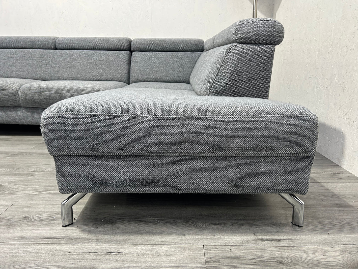 Licht Grijze Montèl Hoekbank Inc. Hocker ~ Nieuwstaat