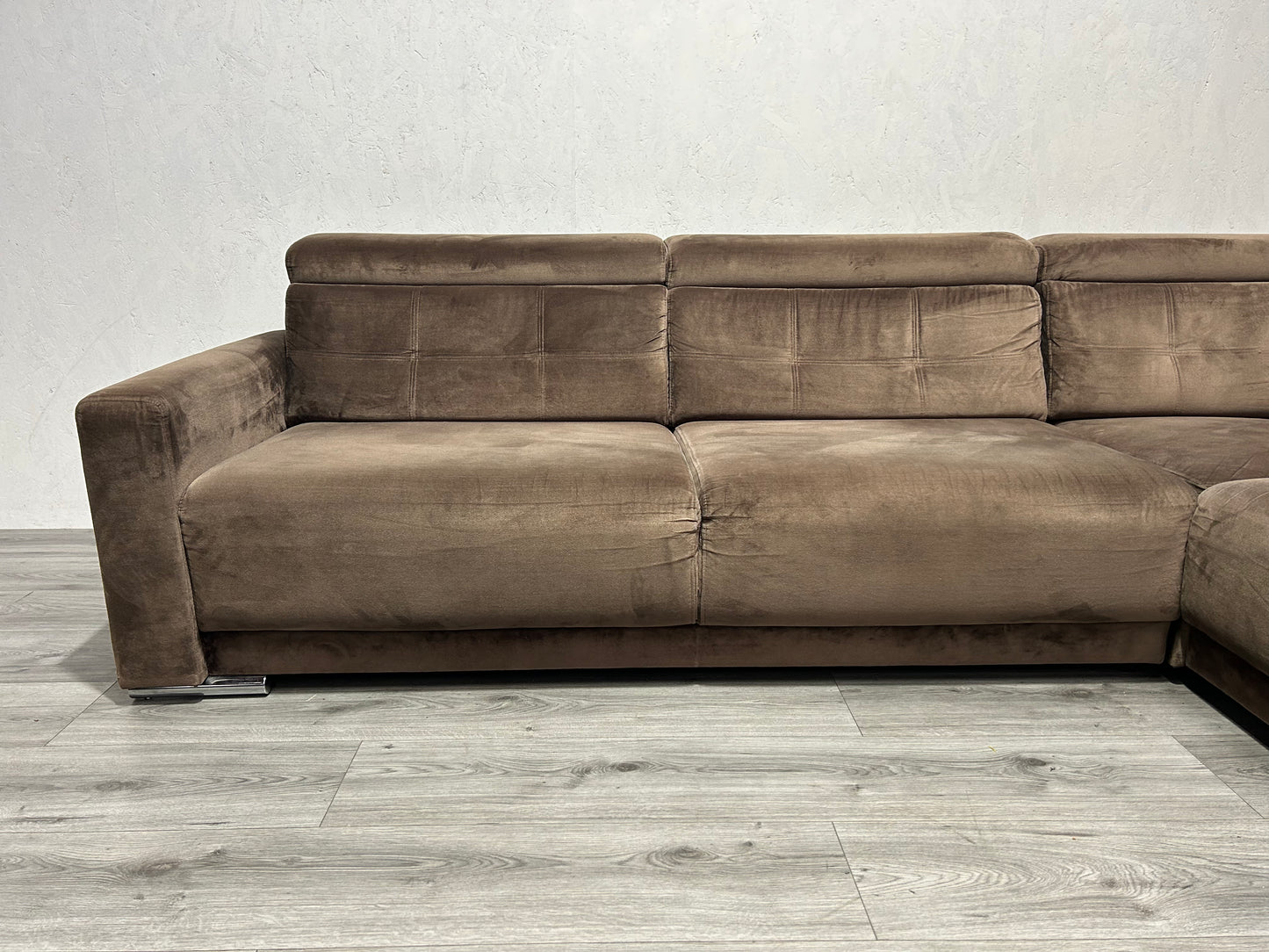 Hil XL Bruine Velvet Hoekbank ~ Verstelbare Hoofdsteunen ~ Nieuwstaat