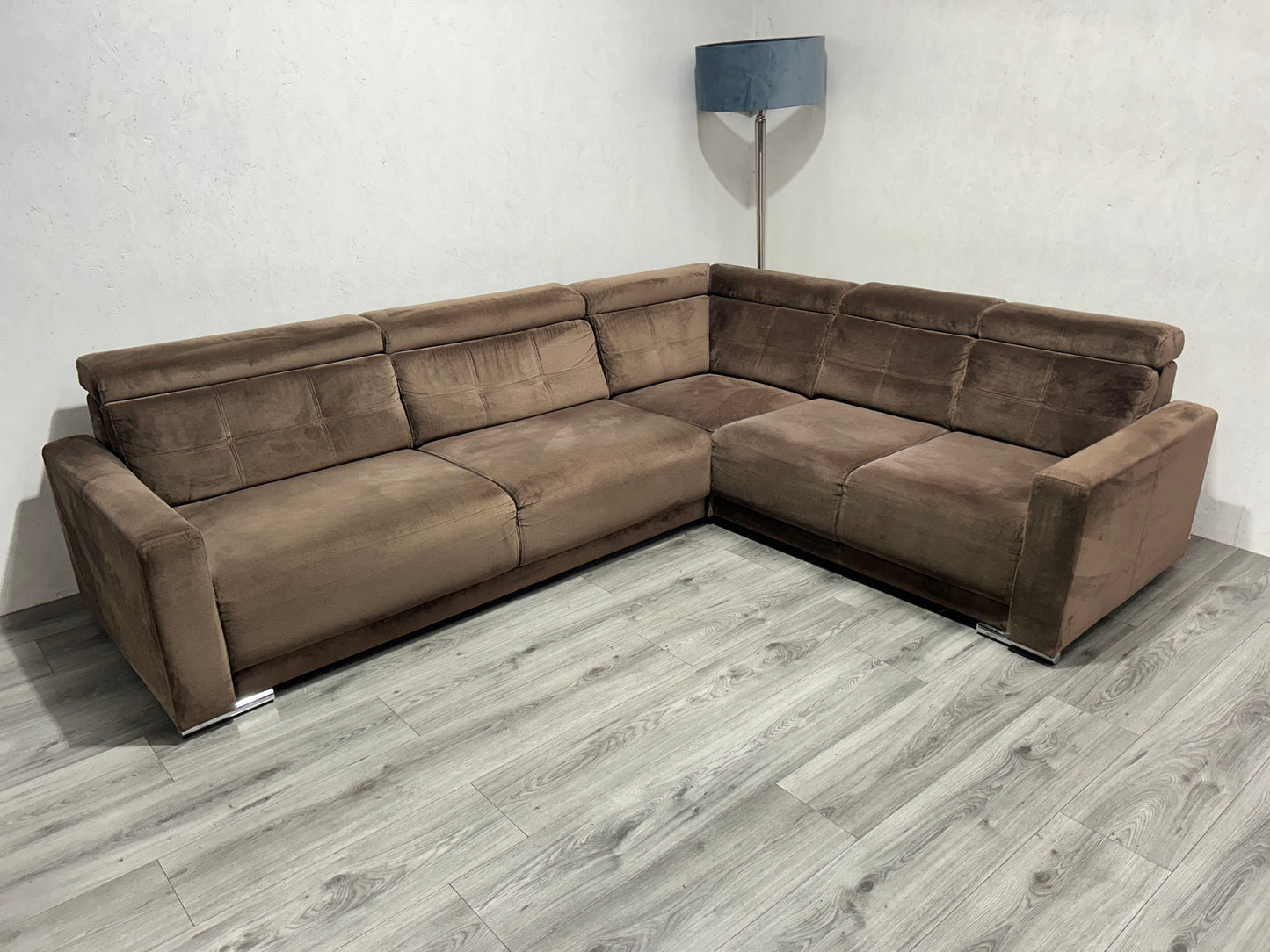 Hil XL Bruine Velvet Hoekbank ~ Verstelbare Hoofdsteunen ~ Nieuwstaat
