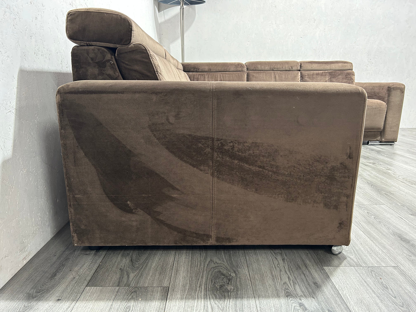 Hil XL Bruine Velvet Hoekbank ~ Verstelbare Hoofdsteunen ~ Nieuwstaat