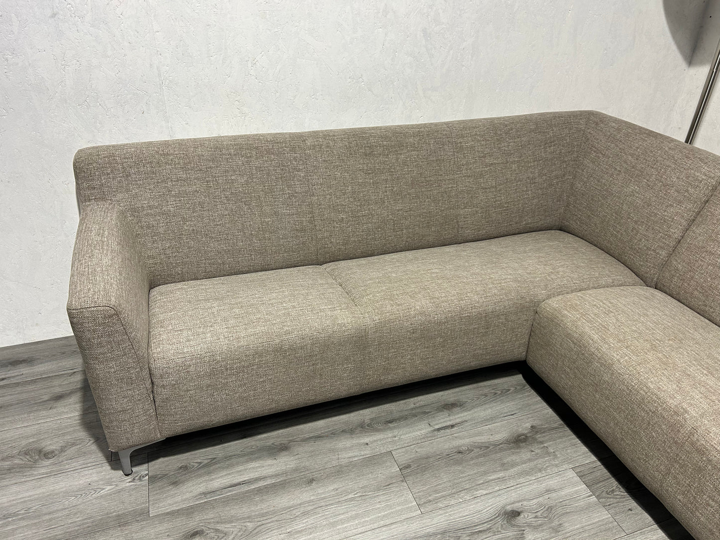 Beige Montèl Hoekbank ~ Vaste Kussens