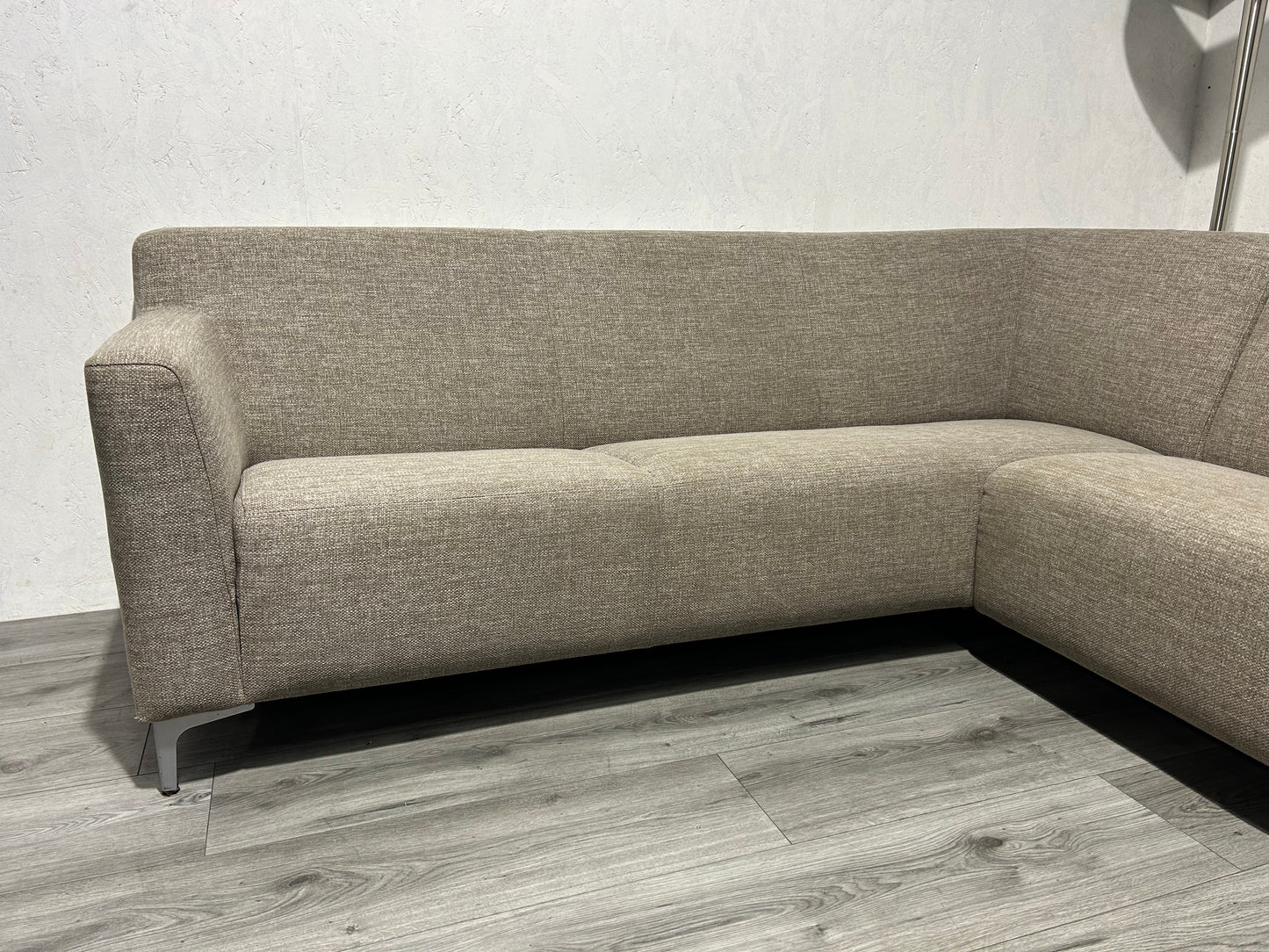 Beige Montèl Hoekbank ~ Vaste Kussens