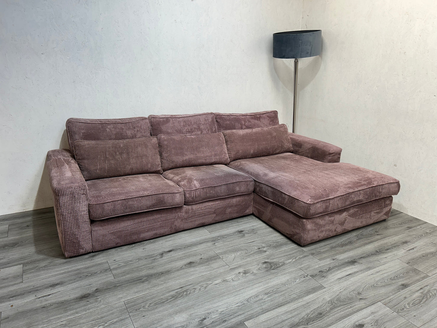 Roze Ribstof Hoekbank ~ Losse Kussens Met Afneembare Hoezen